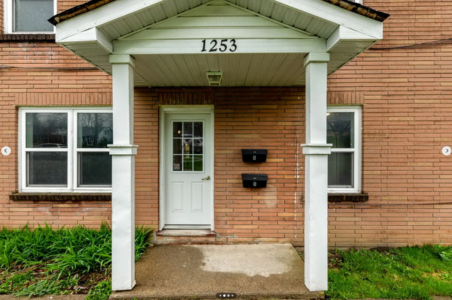 1253 Clonsilla Ave in Peterborough, ON - Building Photo - Building Photo