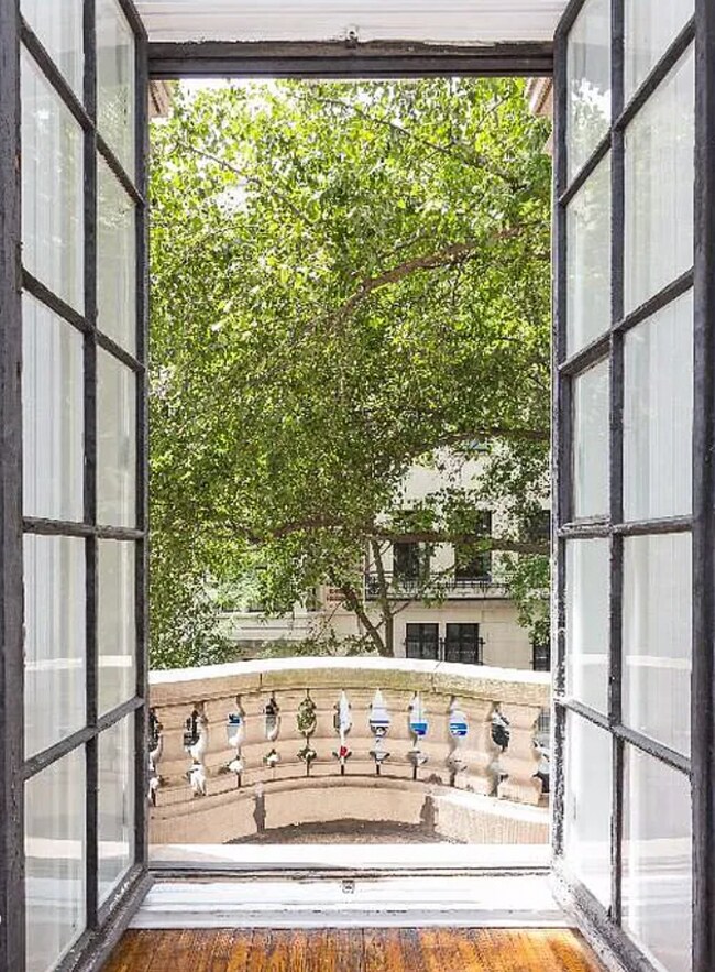 5 E 75th St in New York, NY - Building Photo - Building Photo