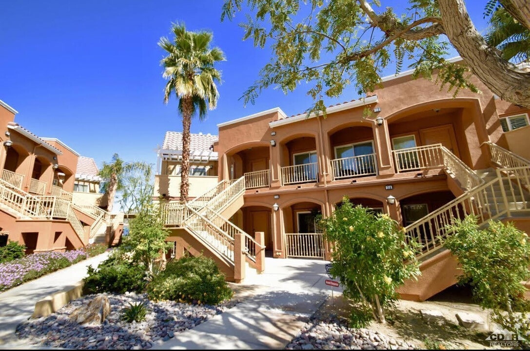 45245 Seeley Dr in La Quinta, CA - Building Photo