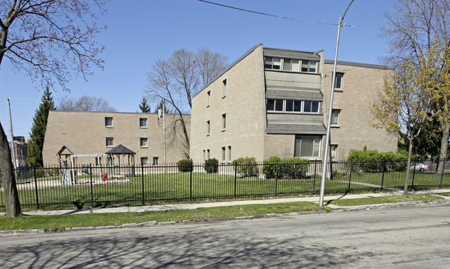 Northwood Apartments in Milwaukee, WI - Building Photo - Building Photo