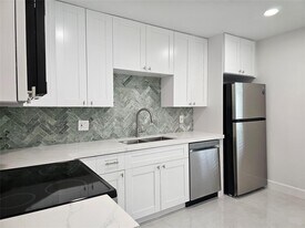 9557 NW 2nd Pl in Coral Springs, FL - Building Photo