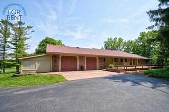 7255 E Baldwin Rd in Grand Blanc, MI - Building Photo - Building Photo