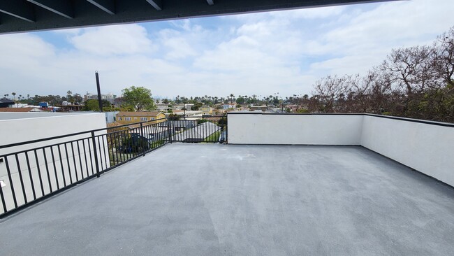 2637 S Cochran Ave, Unit 2637 in Los Angeles, CA - Foto de edificio - Building Photo