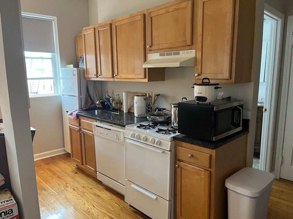 21 Aberdeen St, Unit 16 in Boston, MA - Building Photo