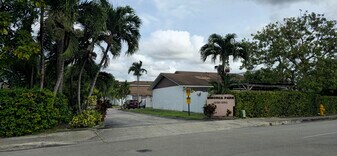 12193 SW 10th St in Miami, FL - Building Photo
