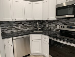 517 S 42nd St in Philadelphia, PA - Building Photo - Building Photo