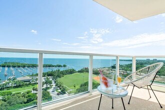 2889 McFarlane Rd in Miami, FL - Building Photo - Building Photo