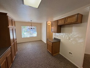 3118 W Flagstaff Ave in Visalia, CA - Building Photo - Building Photo