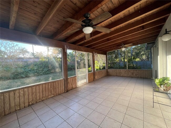 19700 Whispering Pines Rd in Cutler Bay, FL - Building Photo - Building Photo