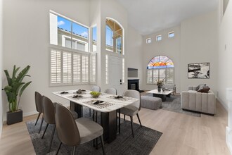 1542 Sapphire Ln in Vista, CA - Foto de edificio - Building Photo