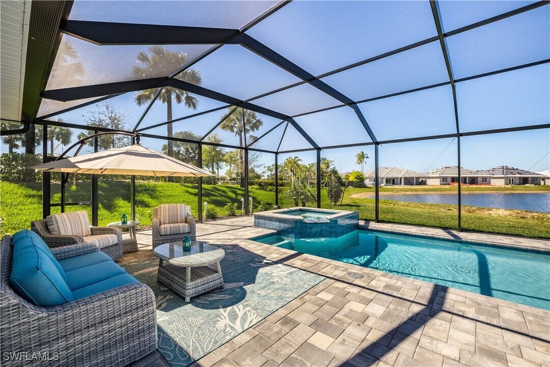 14471 Stillwater Way in Naples, FL - Building Photo