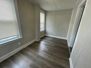 1824 Blossom in Nashua, NH - Foto de edificio - Interior Photo