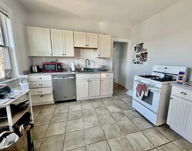 69 Raymond Ave in Somerville, MA - Foto de edificio - Building Photo