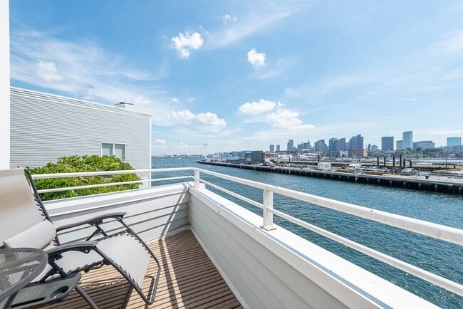 property at 51 Constellation Wharf