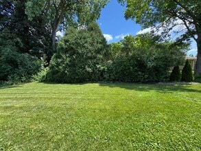 2330 S Brookside Pkwy in New Berlin, WI - Building Photo - Building Photo