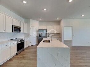 2012 29th St W in Bradenton, FL - Foto de edificio - Building Photo