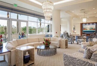 6825 Grenadier Blvd in Naples, FL - Building Photo - Building Photo