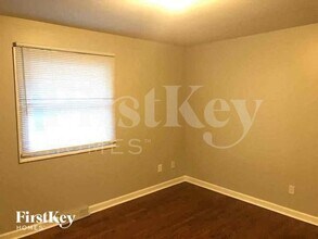 4538 Crestline Dr in St. Louis, MO - Foto de edificio - Building Photo