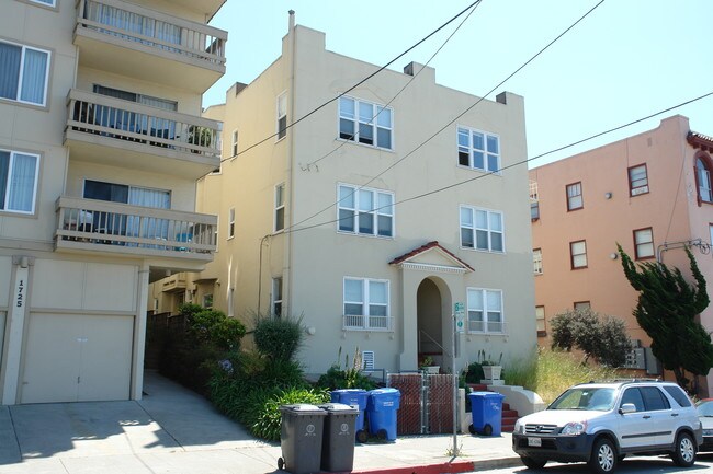 1739 Oxford St in Berkeley, CA - Foto de edificio - Building Photo
