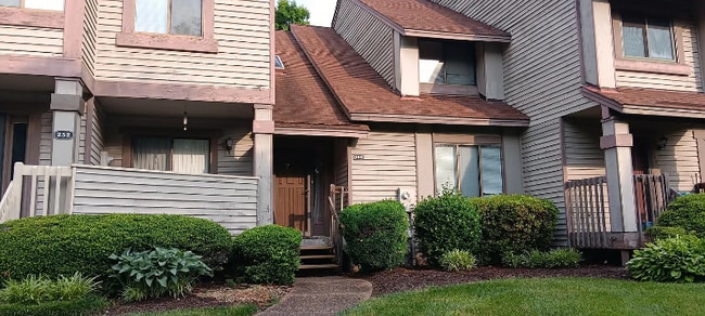 205 Misty Point Ln in Newport News, VA - Foto de edificio - Building Photo