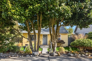 8102 13th Ave SW in Seattle, WA - Building Photo