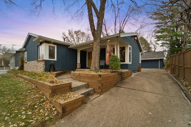 6601 Lincoln Ave in Windsor Heights, IA - Building Photo - Building Photo