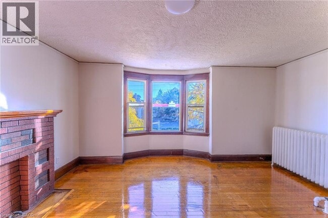 1369 Main St E in Hamilton, ON - Building Photo - Building Photo