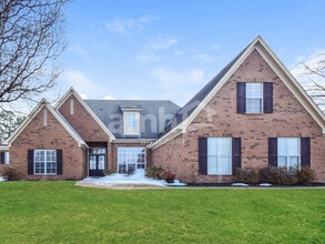 8638 Wilderness Tr, Unit 214 in Olive Branch, MS - Foto de edificio - Building Photo