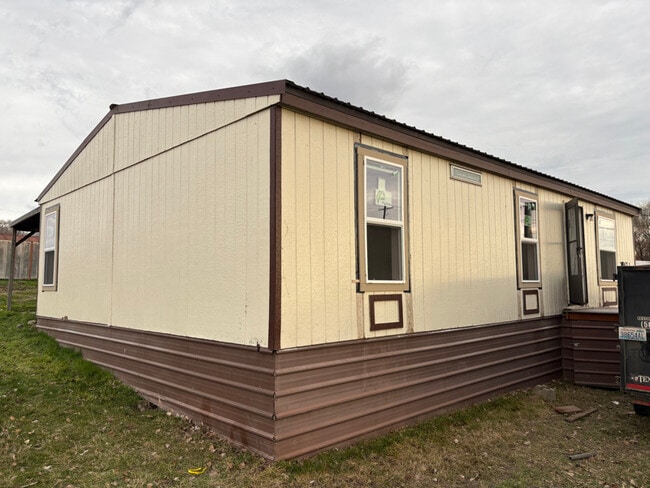 471 Cheyne Rd in Zillah, WA - Building Photo - Building Photo