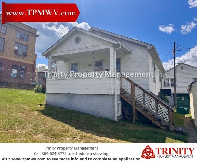 property at 1923 1/2 Gould Ave