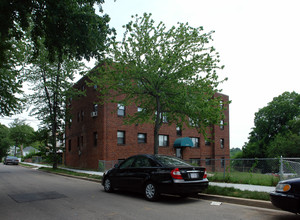 4639 Hunt Pl NE in Washington, DC - Foto de edificio - Building Photo