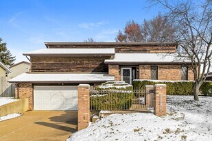 11990 Roseview Ln in St. Louis, MO - Building Photo