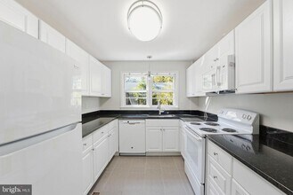 2904 Swanee Ln in Fairfax, VA - Building Photo - Building Photo