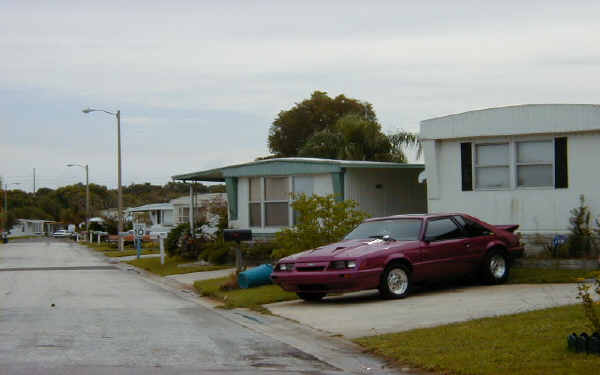 Neptune Mobile Village in Ruskin, FL - Building Photo