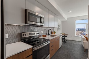 Hilite in Seattle, WA - Building Photo