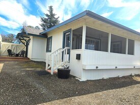 1219 Deer Trail Ln in Solvang, CA - Building Photo