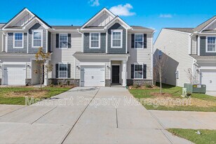 211 Backstay Ln in Taylors, SC - Building Photo