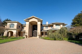 5 Glen Hill Ct in Dix Hills, NY - Building Photo - Building Photo