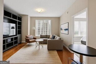 285 CENTENNIAL OLYM Dr in Atlanta, GA - Building Photo