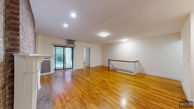 property at 36 W 73rd St