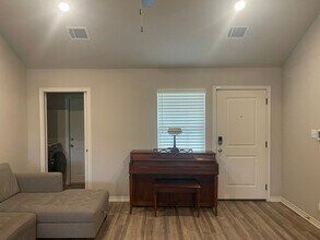 1934 Basil Ct in Bryan, TX - Building Photo - Building Photo