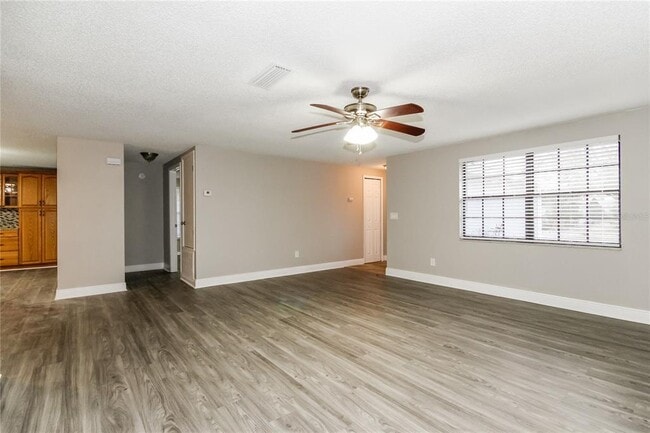 3722 Greenford St in Valrico, FL - Foto de edificio - Building Photo