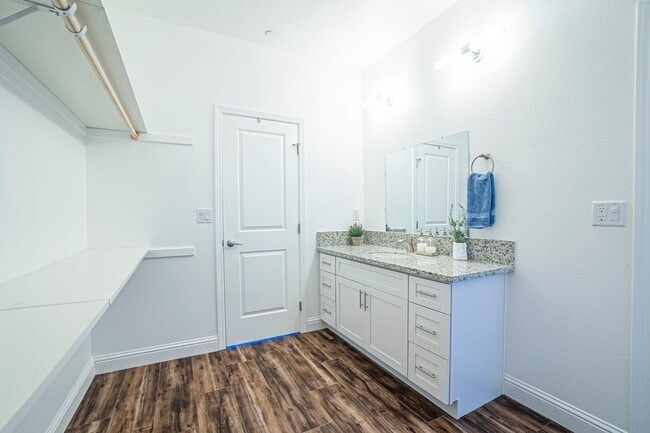 324 Wisconsin Ave in Sacramento, CA - Building Photo - Building Photo