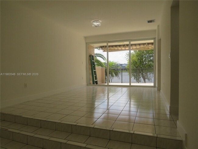 9165 Fontainebleau Blvd in Miami, FL - Building Photo - Building Photo