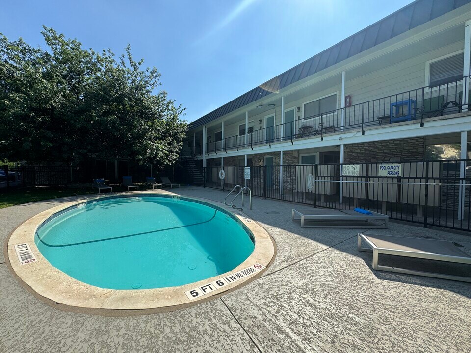 District 53 in Austin, TX - Building Photo