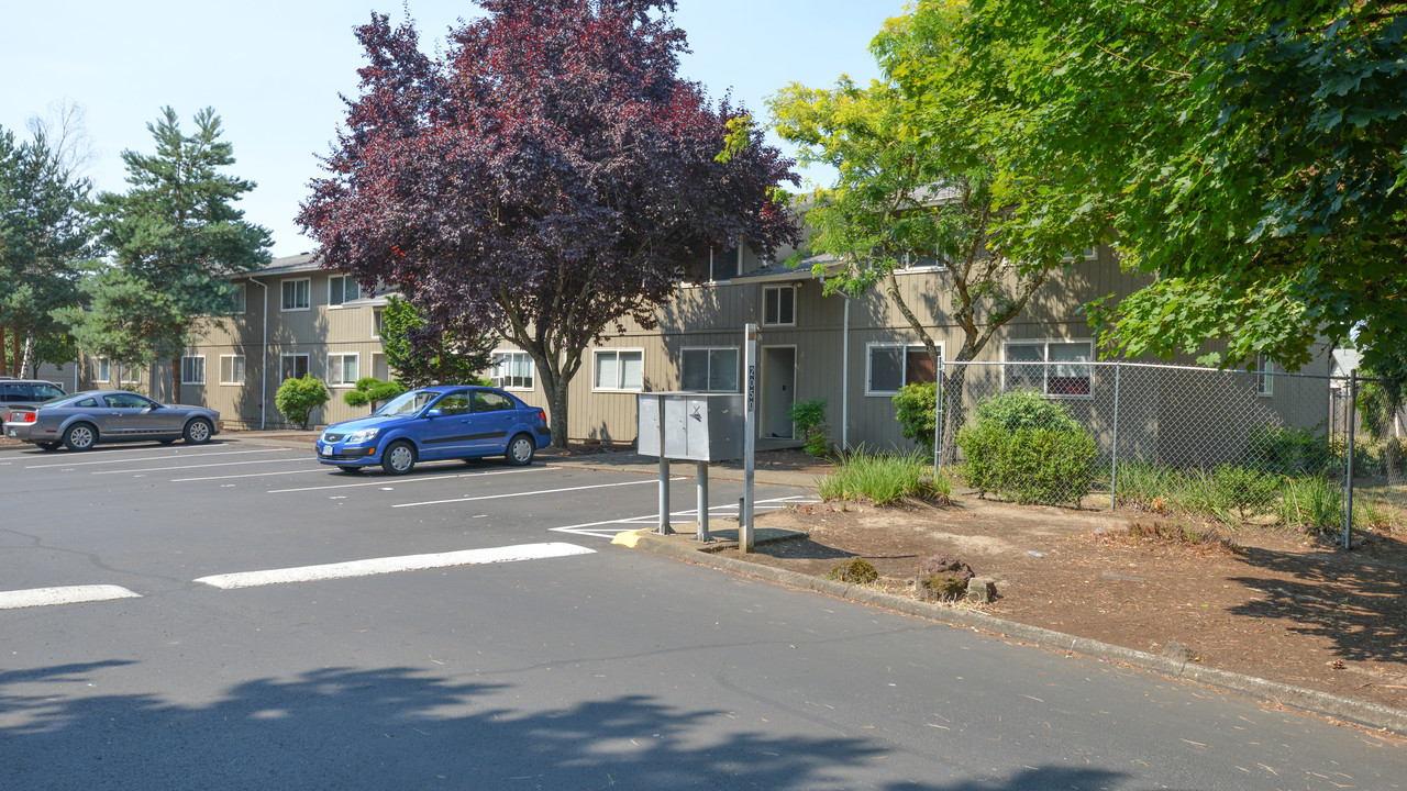 Treya's Terrace Apartments in Hillsboro, OR - Building Photo