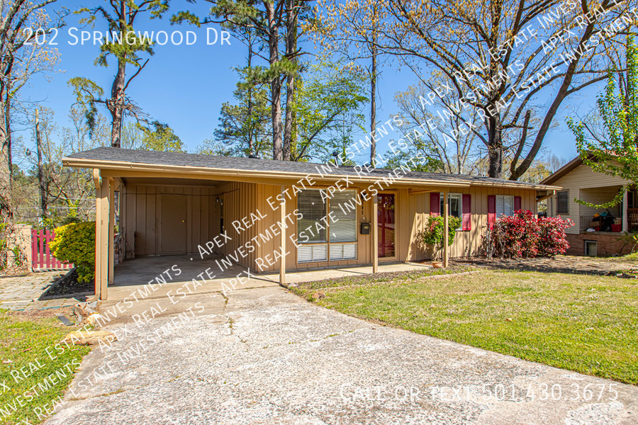 202 Springwood Dr in Little Rock, AR - Building Photo