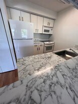 5612 Rock Island Rd, Unit 155 in Tamarac, FL - Building Photo