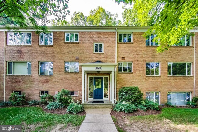 10501 Montrose Ave-Unit -M-103 in Bethesda, MD - Building Photo - Building Photo