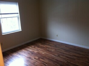 1070 Cedargate Dr in Kirkwood, MO - Building Photo - Building Photo
